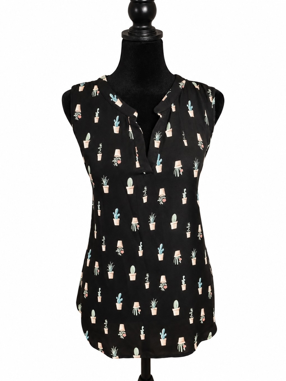 S.R. by Sweet Rain Black Cactus Print Sleeveless Blouse – Women’s XL